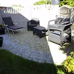 Grand Villa Ustka- Marmonoli, Pokoje Z Balkonami I Tarasami, Parking W Cenie ! Frühstückspension