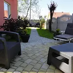 Grand Villa Ustka- Marmonoli, Pokoje Z Balkonami I Tarasami, Parking W Cenie ! Frühstückspension Stolpmünde