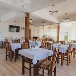Grand Villa Ustka- Marmonoli, Pokoje Z Balkonami I Tarasami, Parking W Cenie ! 3* Stolpmünde