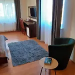 Grand Villa Ustka- Marmonoli, Pokoje Z Balkonami I Tarasami, Parking W Cenie !