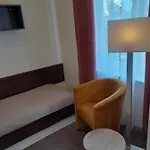 Grand Villa Ustka- Marmonoli, Pokoje Z Balkonami I Tarasami, Parking W Cenie ! Stolpmünde