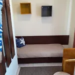 Grand Villa Ustka- Marmonoli, Pokoje Z Balkonami I Tarasami, Parking W Cenie ! Frühstückspension
