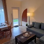 Grand Villa Ustka- Marmonoli, Pokoje Z Balkonami I Tarasami, Parking W Cenie ! Frühstückspension Stolpmünde