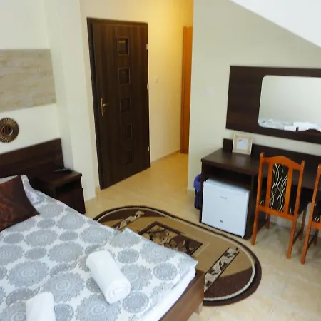 Grand Villa Ustka- Marmonoli, Pokoje Z Balkonami I Tarasami, Parking W Cenie ! فندق مبيت وإفطار 3*