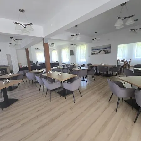 Frühstückspension Grand Villa Ustka- Pokoje Z Balkonami I Tarasami, Parking W Cenie ! Stolpmünde