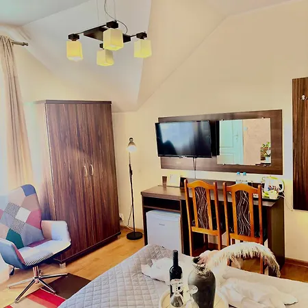 Frühstückspension Grand Villa Ustka- Pokoje Z Balkonami I Tarasami, Parking W Cenie ! 3*