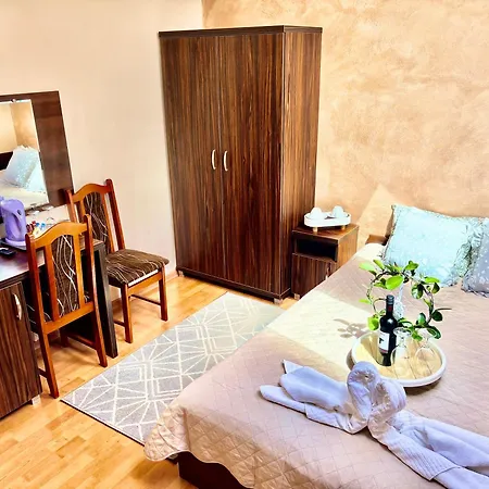 Grand Villa Ustka- Pokoje Z Balkonami I Tarasami, Parking W Cenie ! 3* Stolpmünde