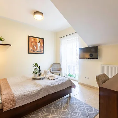 Grand Villa Ustka- Pokoje Z Balkonami I Tarasami, Parking W Cenie ! 3*