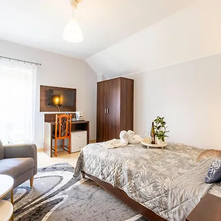 Grand Villa Ustka- Pokoje Z Balkonami I Tarasami, Parking W Cenie ! 3* Stolpmünde