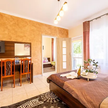 Grand Villa Ustka- Pokoje Z Balkonami I Tarasami, Parking W Cenie ! 3* Stolpmünde