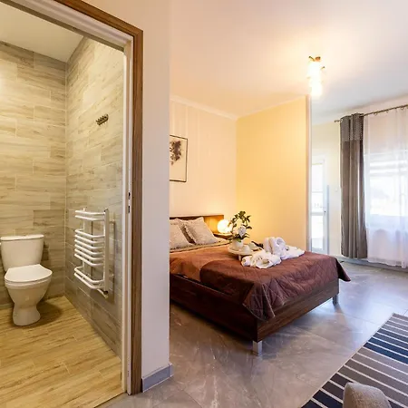 Grand Villa Ustka- Pokoje Z Balkonami I Tarasami, Parking W Cenie ! 3*