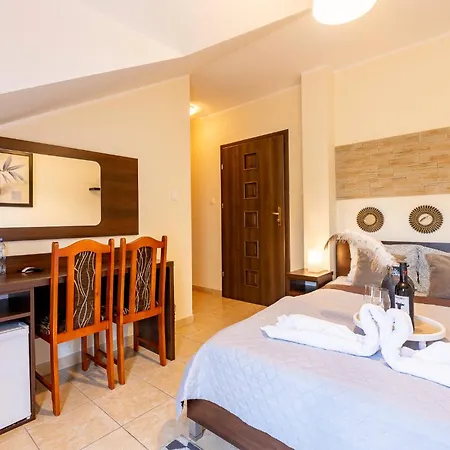 Grand Villa Ustka- Pokoje Z Balkonami I Tarasami, Parking W Cenie ! 3* Stolpmünde