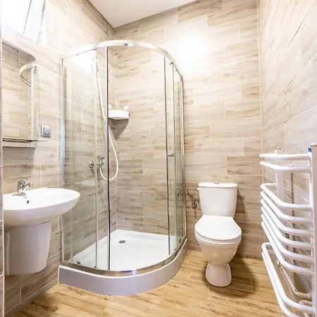 Grand Villa Ustka- Pokoje Z Balkonami I Tarasami, Parking W Cenie ! 3*